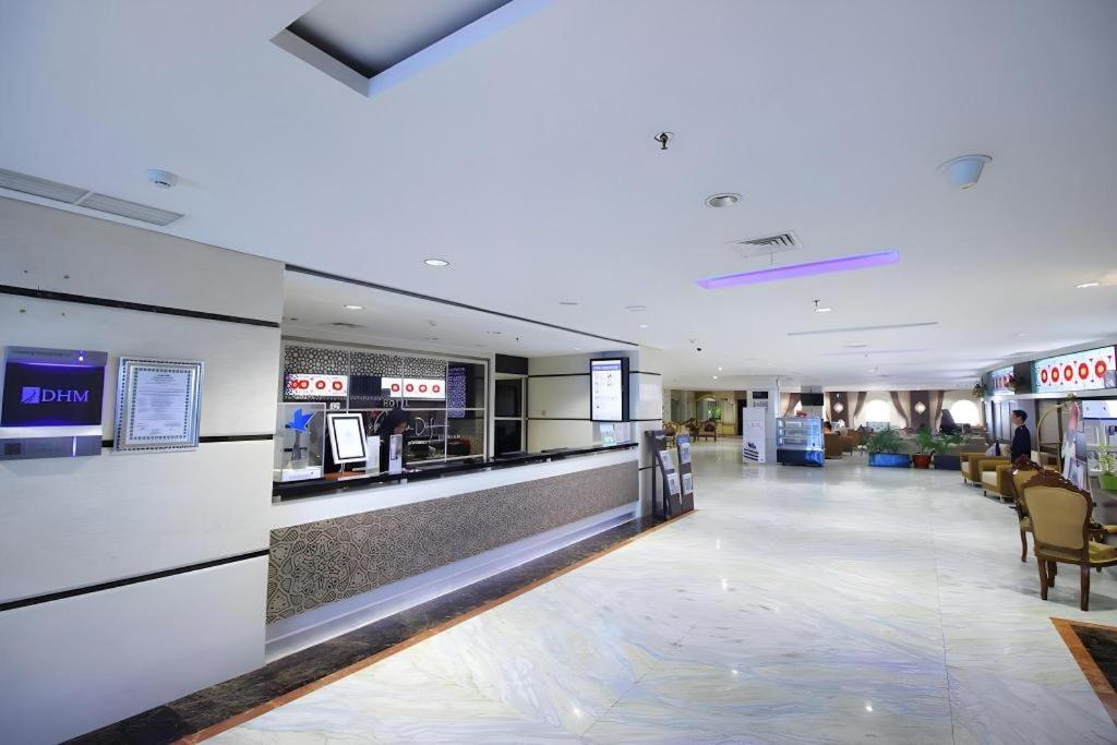 Grand Qin Hotel Banjarbaru Exterior photo