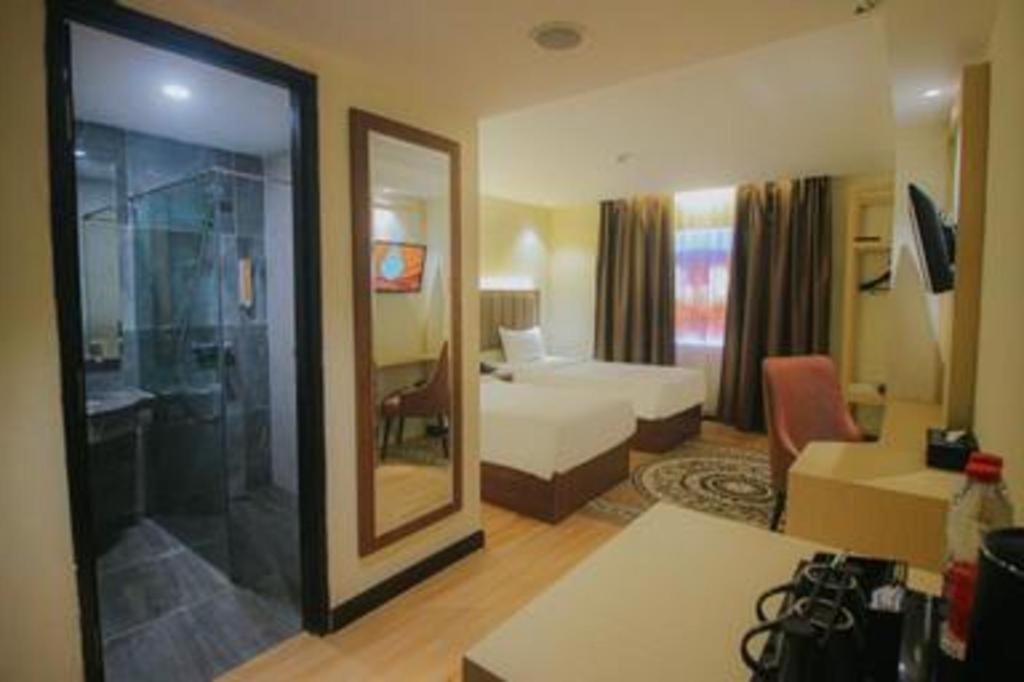 Grand Qin Hotel Banjarbaru Exterior photo