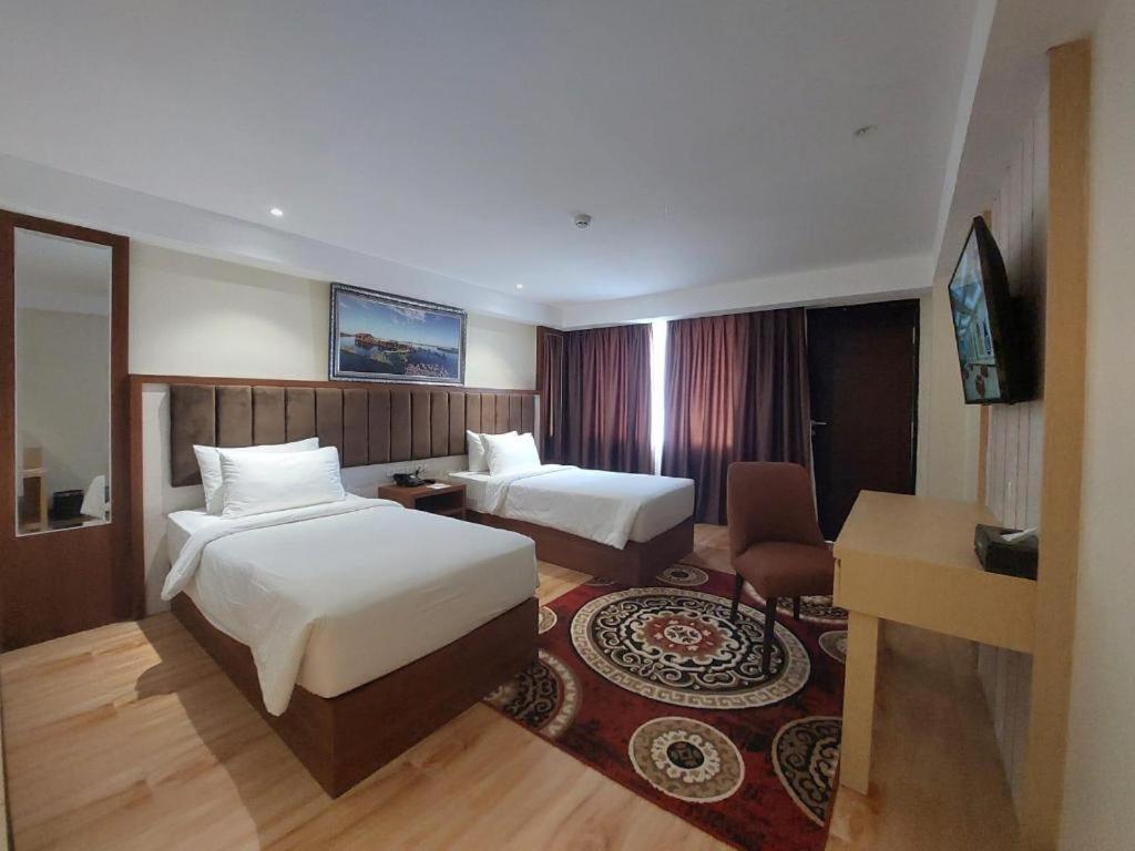 Grand Qin Hotel Banjarbaru Exterior photo